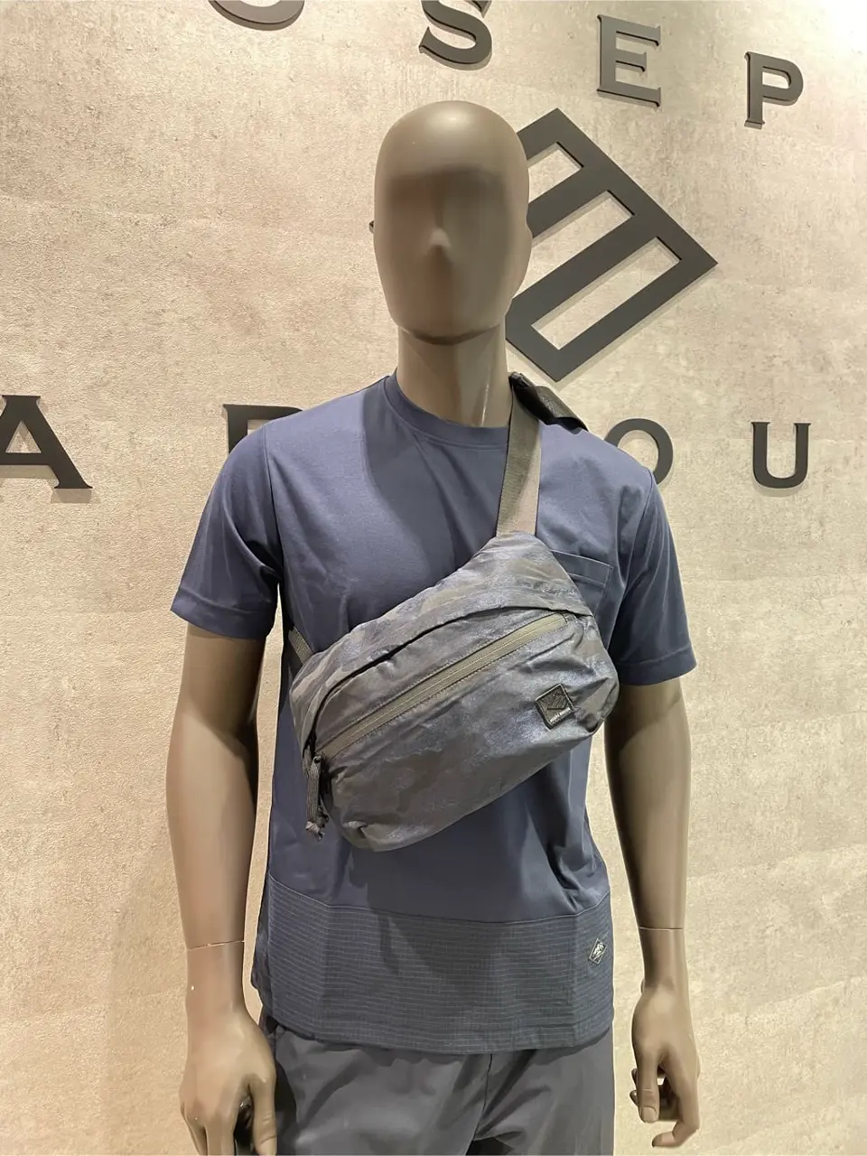 JOSEPH ABBOUD 東　 コーディネート画像