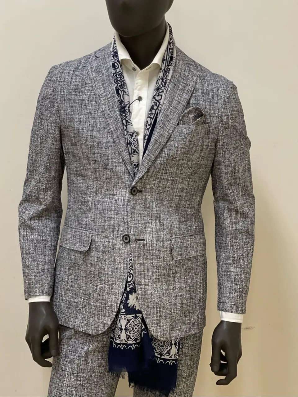 JOSEPH ABBOUD 金本 コーディネート画像