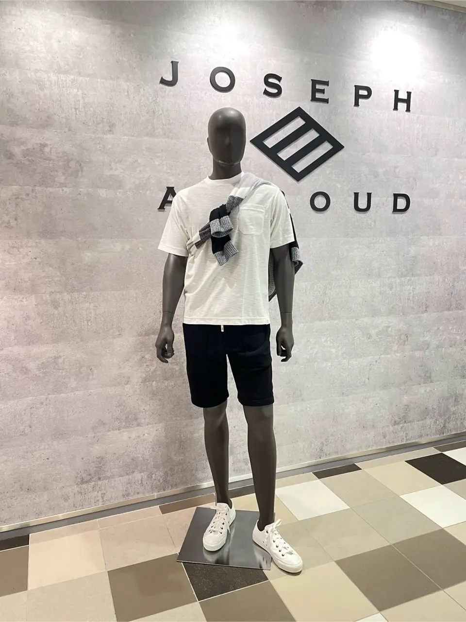  東　 コーディネート画像