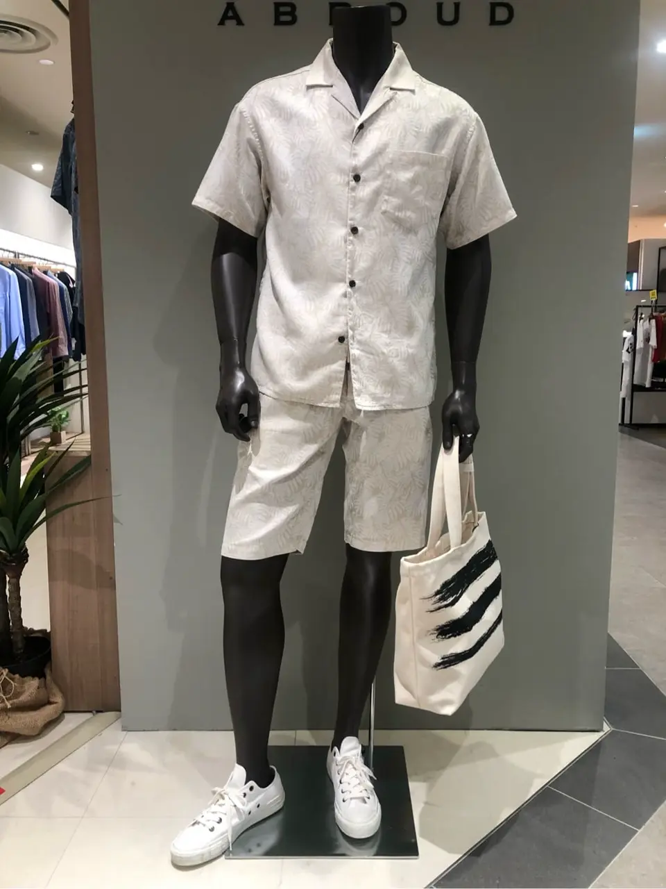 JOSEPH ABBOUD 川田 コーディネート画像