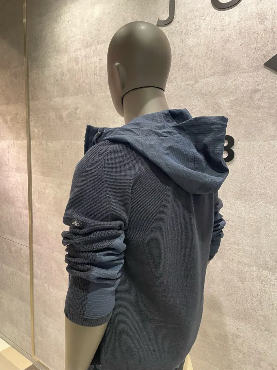 JOSEPH ABBOUD 東　 コーディネート画像