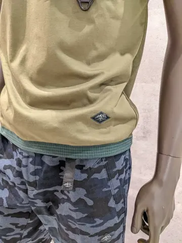 JOSEPH ABBOUD 大久 コーディネート画像