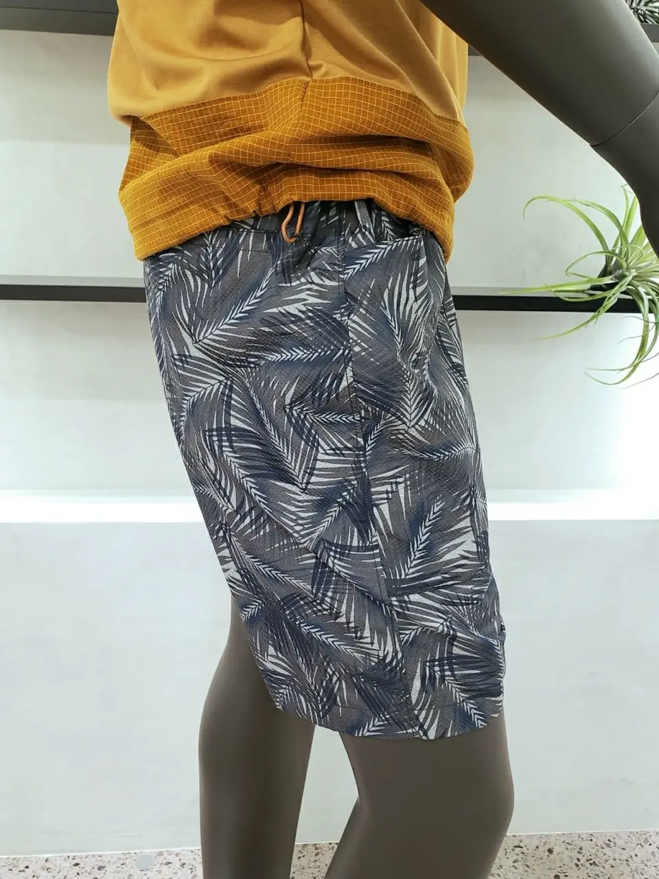 JOSEPH ABBOUD 中西 コーディネート画像