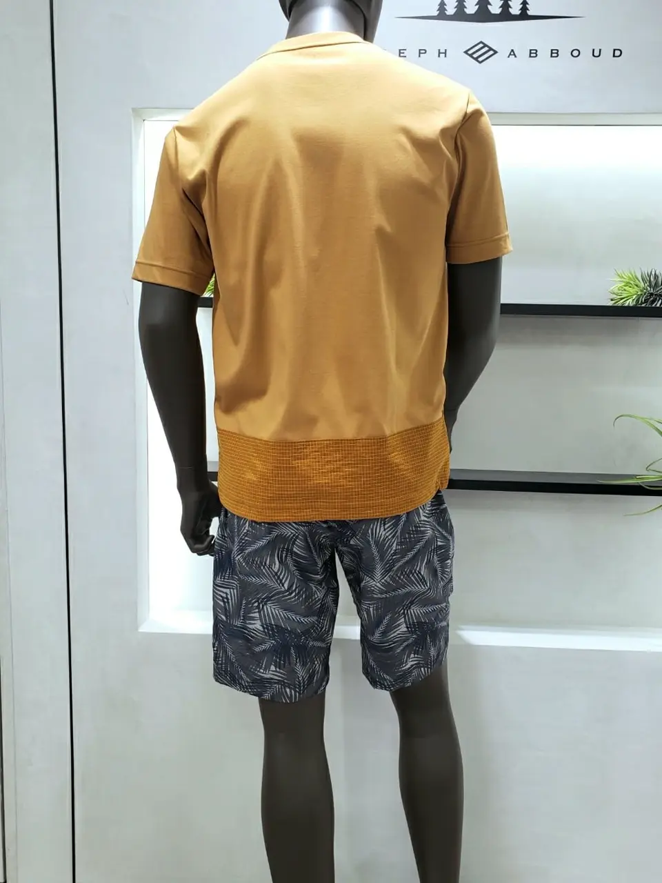 JOSEPH ABBOUD 中西 コーディネート画像