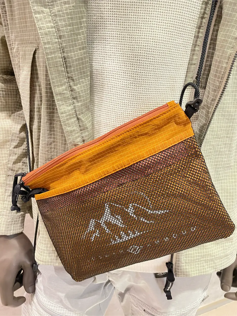 JOSEPH ABBOUD 東　 コーディネート画像