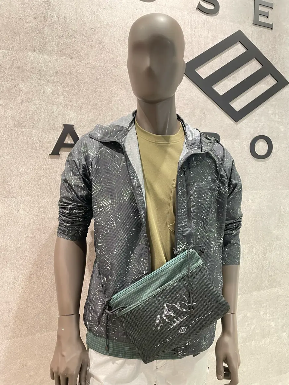 JOSEPH ABBOUD 東　 コーディネート画像