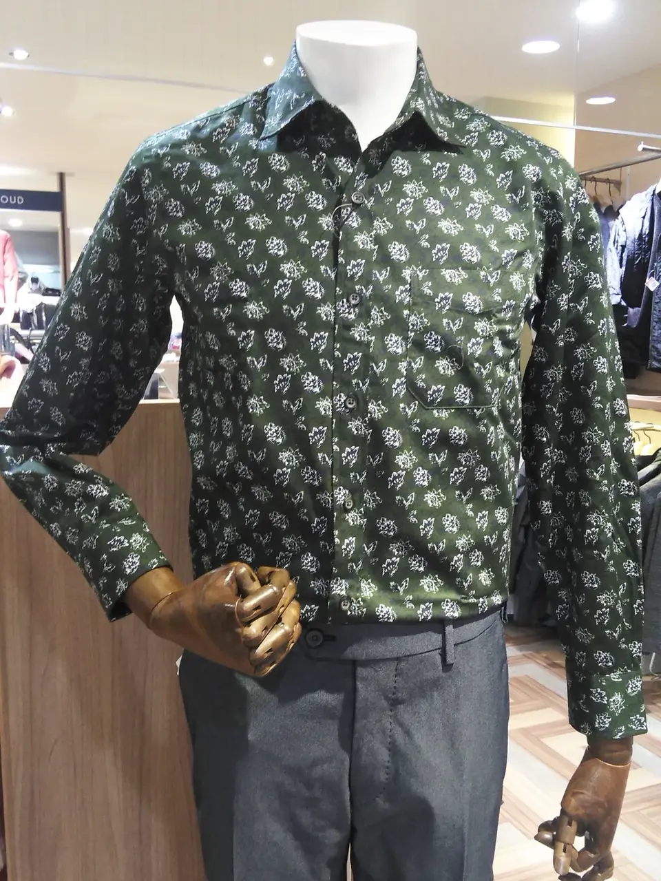 JOSEPH ABBOUD 森部 コーディネート画像