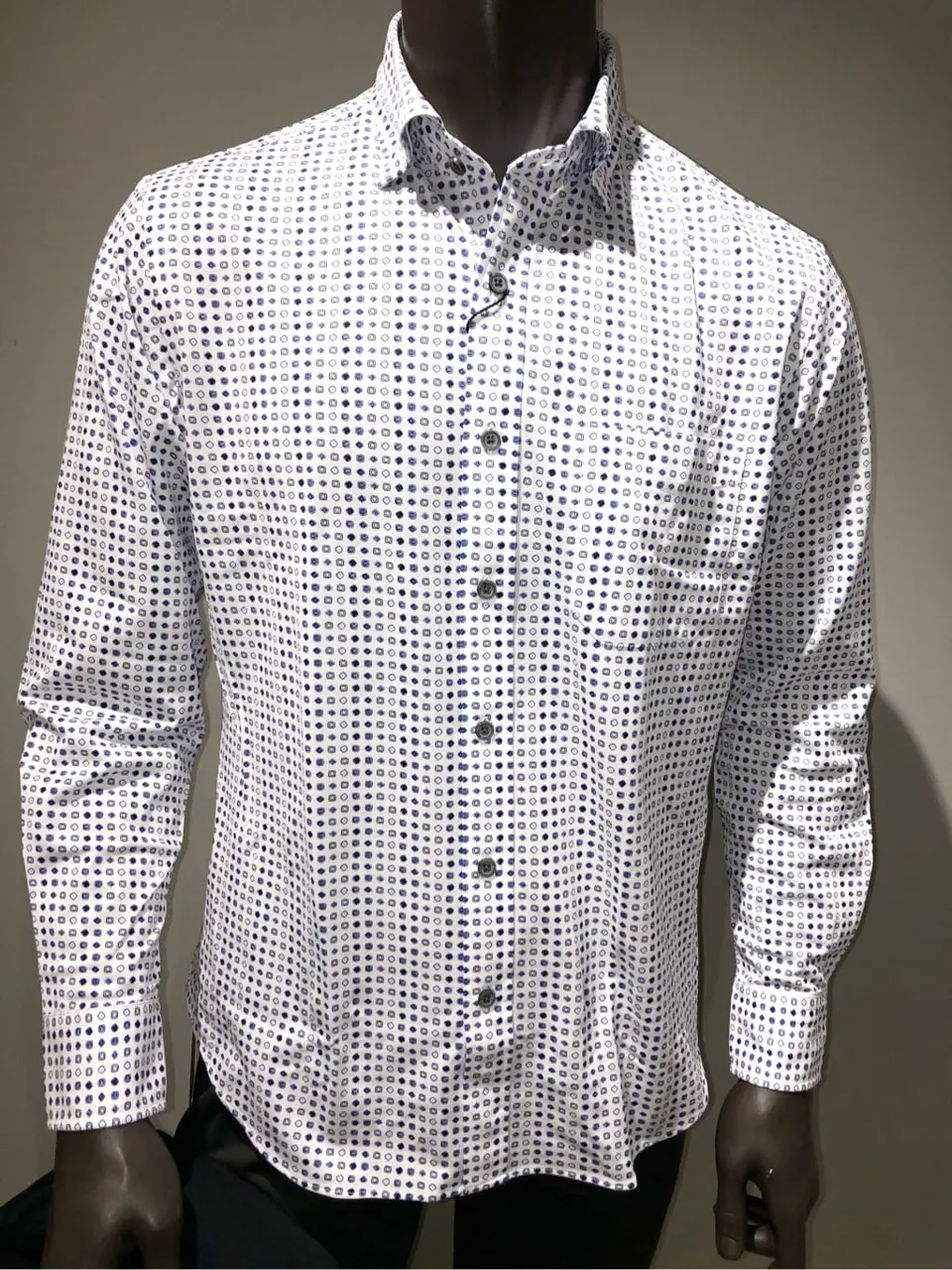 JOSEPH ABBOUD 川田 コーディネート画像