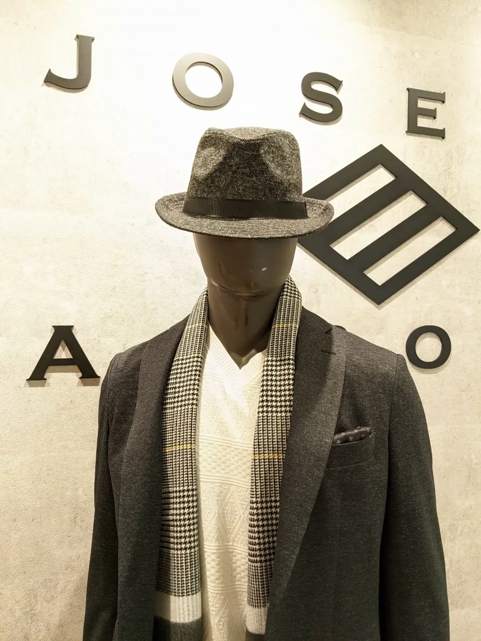 JOSEPH ABBOUD 大久 コーディネート画像