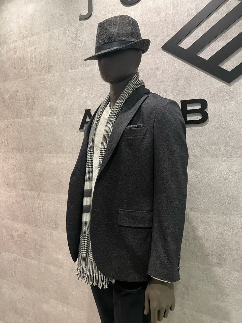 JOSEPH ABBOUD 東　 コーディネート画像