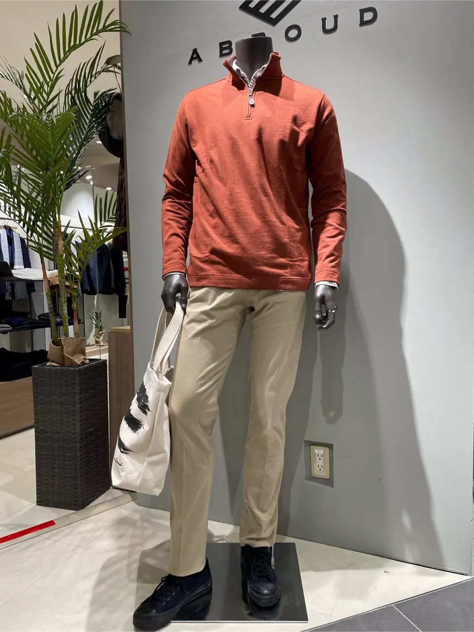 JOSEPH ABBOUD 伊津野 コーディネート画像