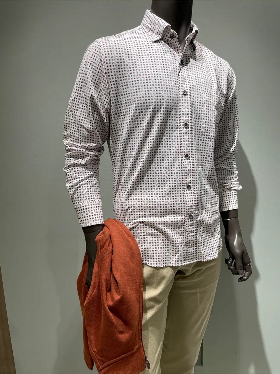 JOSEPH ABBOUD 伊津野 コーディネート画像