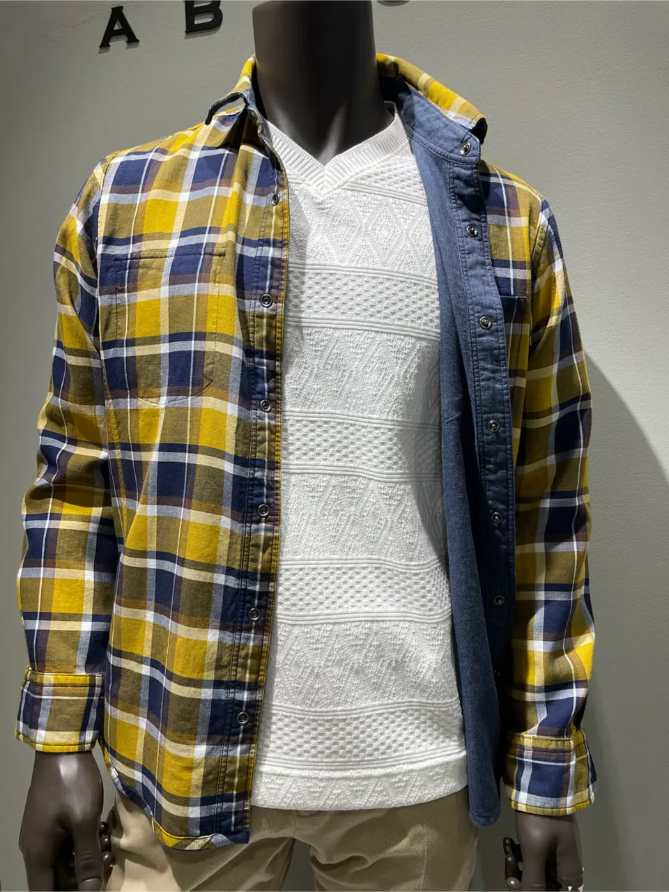 JOSEPH ABBOUD 伊津野 コーディネート画像