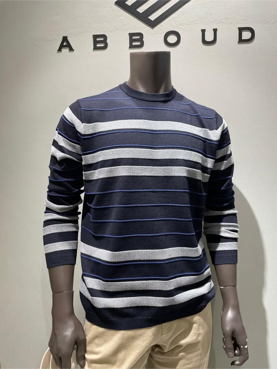 JOSEPH ABBOUD 伊津野 コーディネート画像