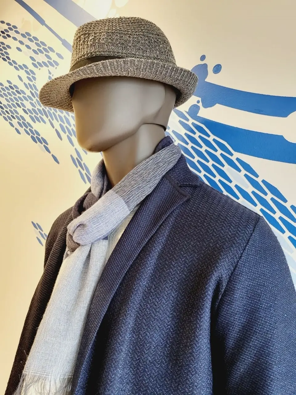 JOSEPH ABBOUD 亀井 コーディネート画像