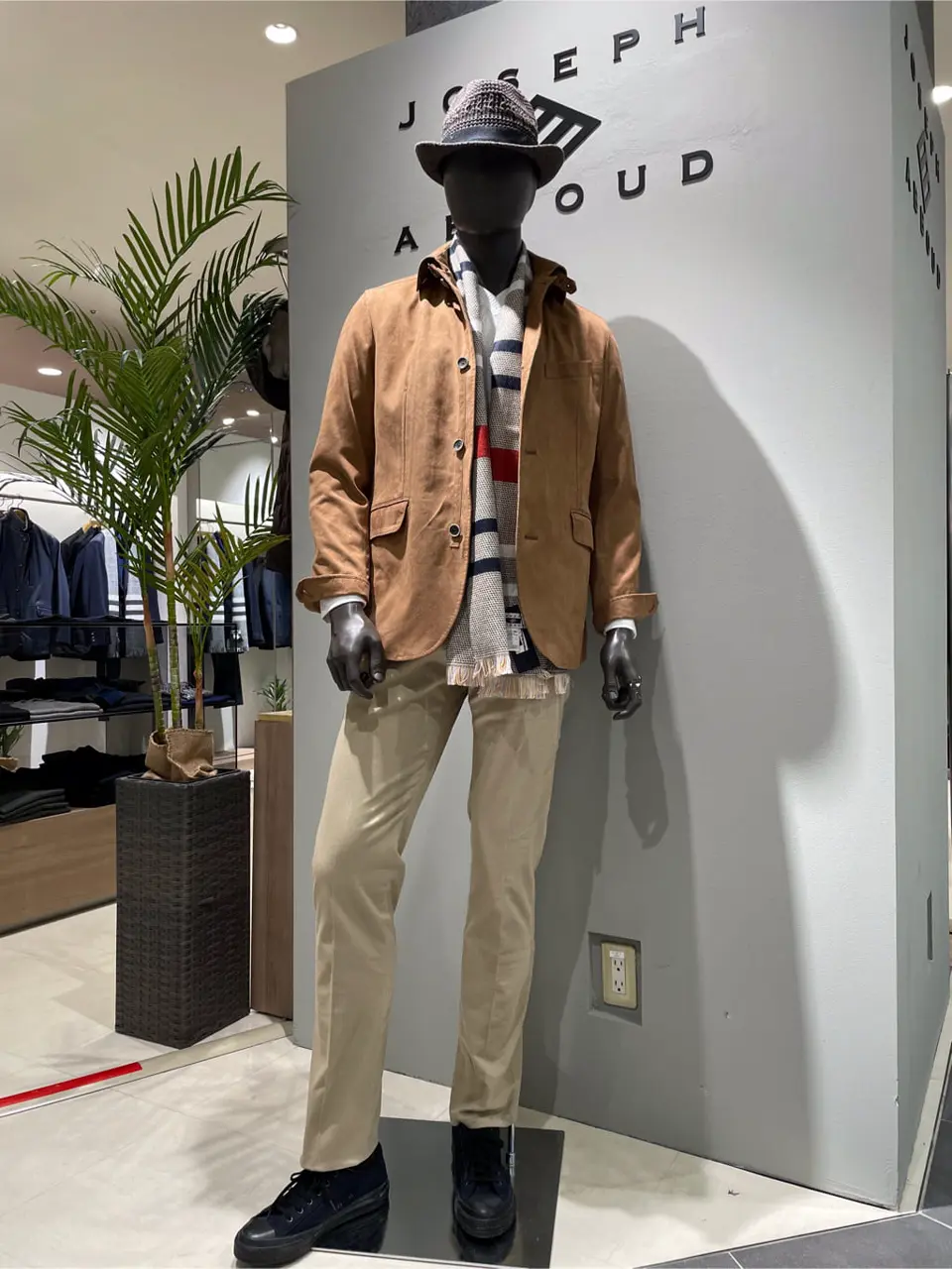 JOSEPH ABBOUD 伊津野 コーディネート画像