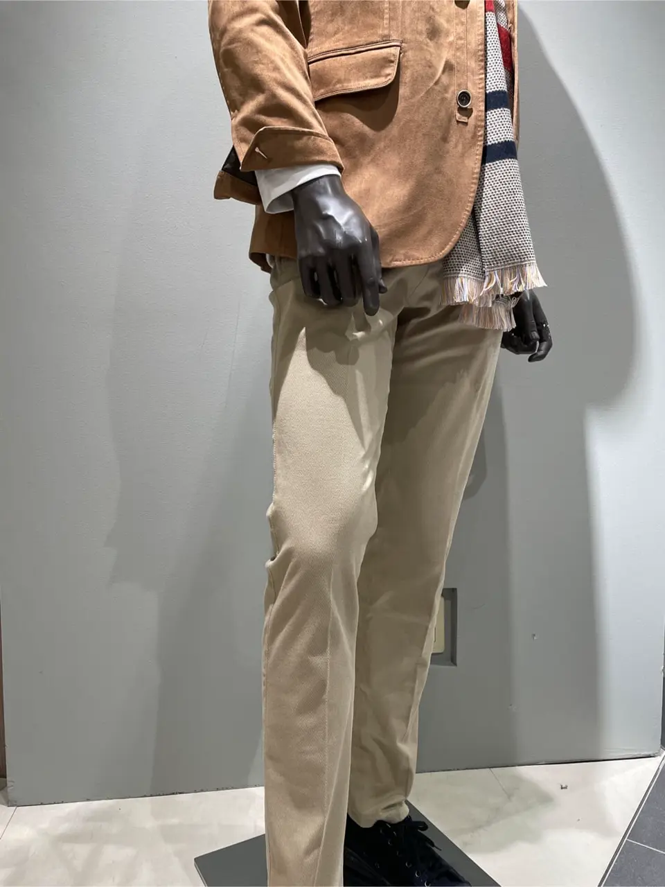 JOSEPH ABBOUD 伊津野 コーディネート画像