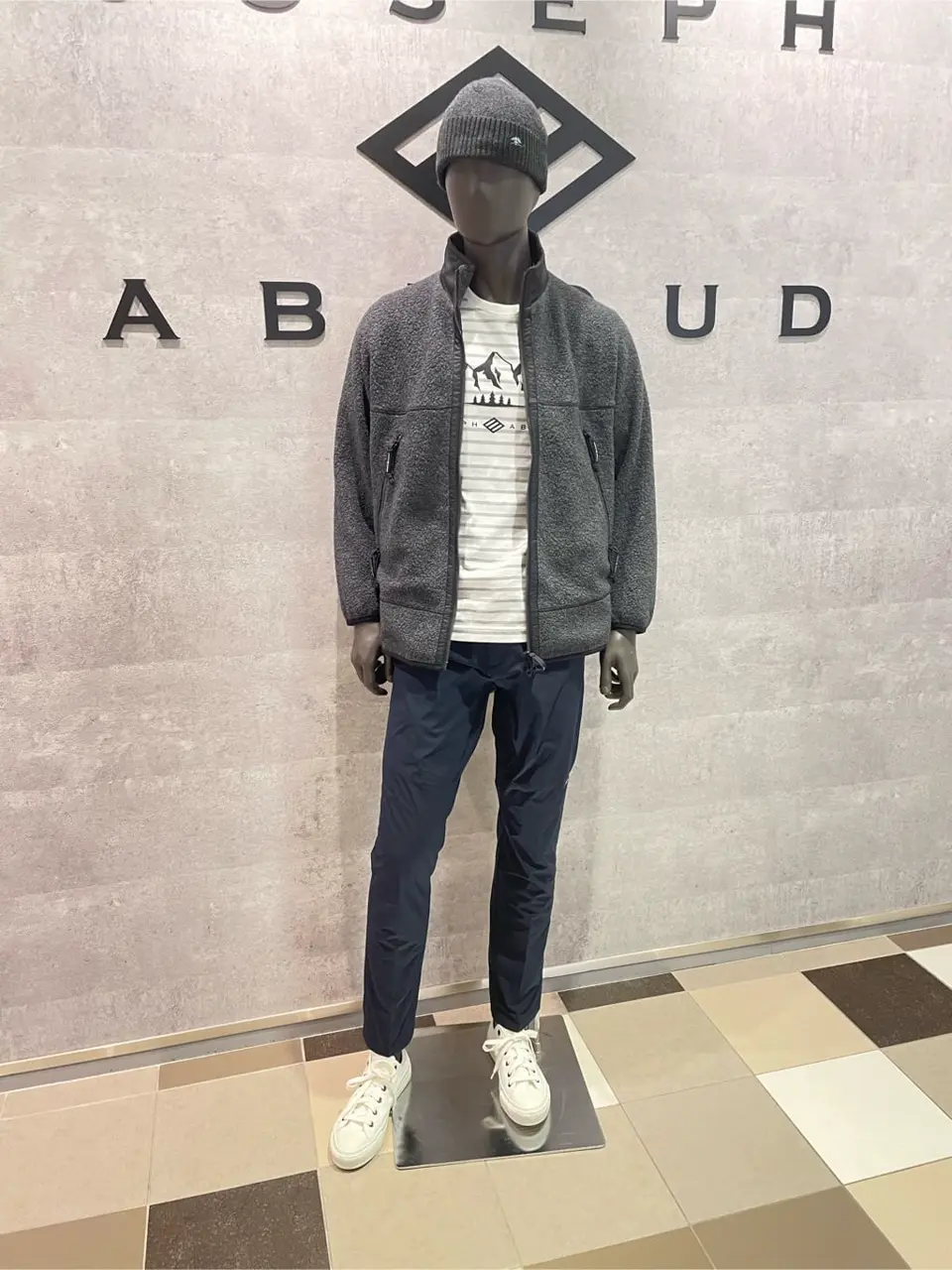  東　 コーディネート画像