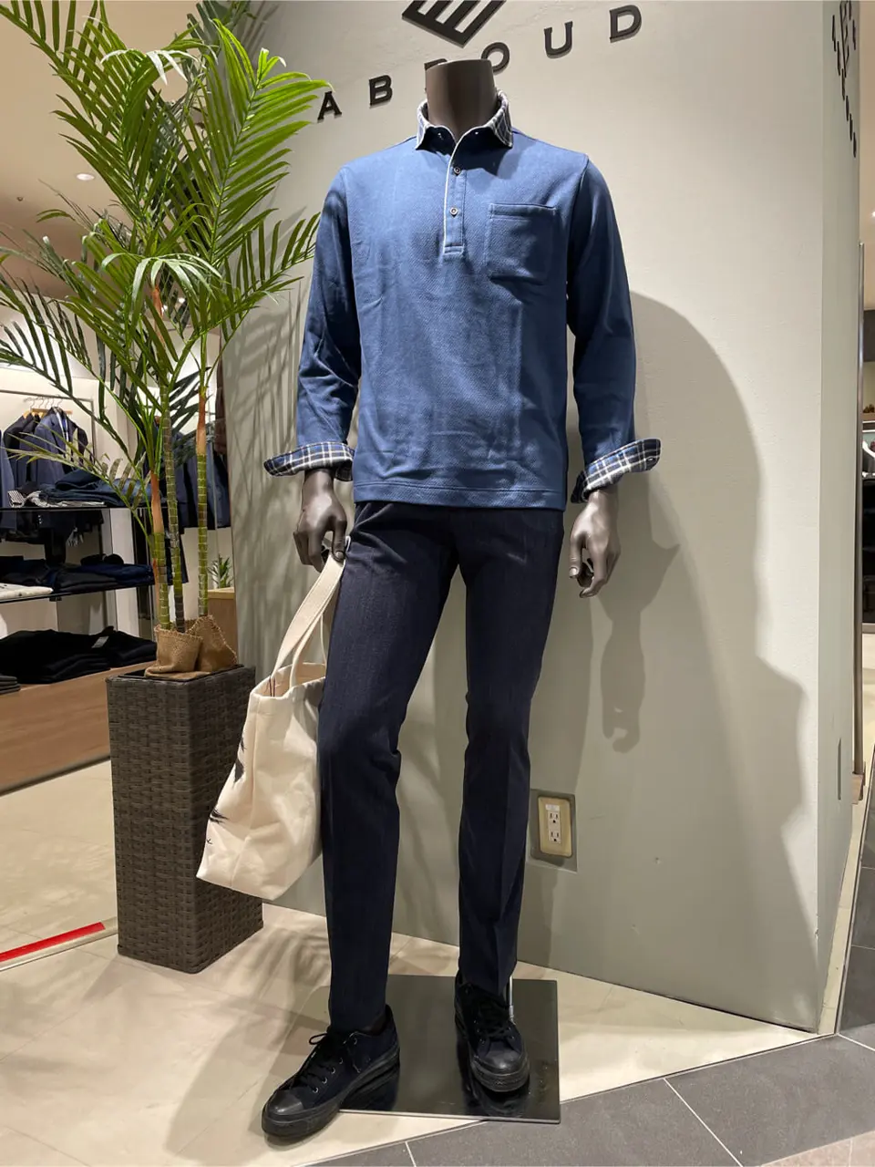 JOSEPH ABBOUD 伊津野 コーディネート画像