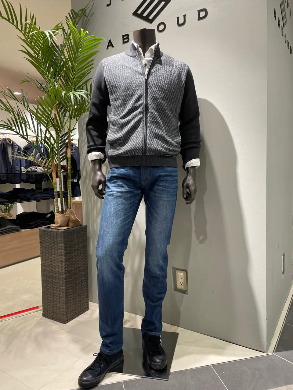 JOSEPH ABBOUD 伊津野 コーディネート画像