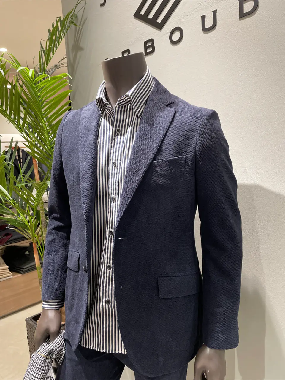 JOSEPH ABBOUD 伊津野 コーディネート画像