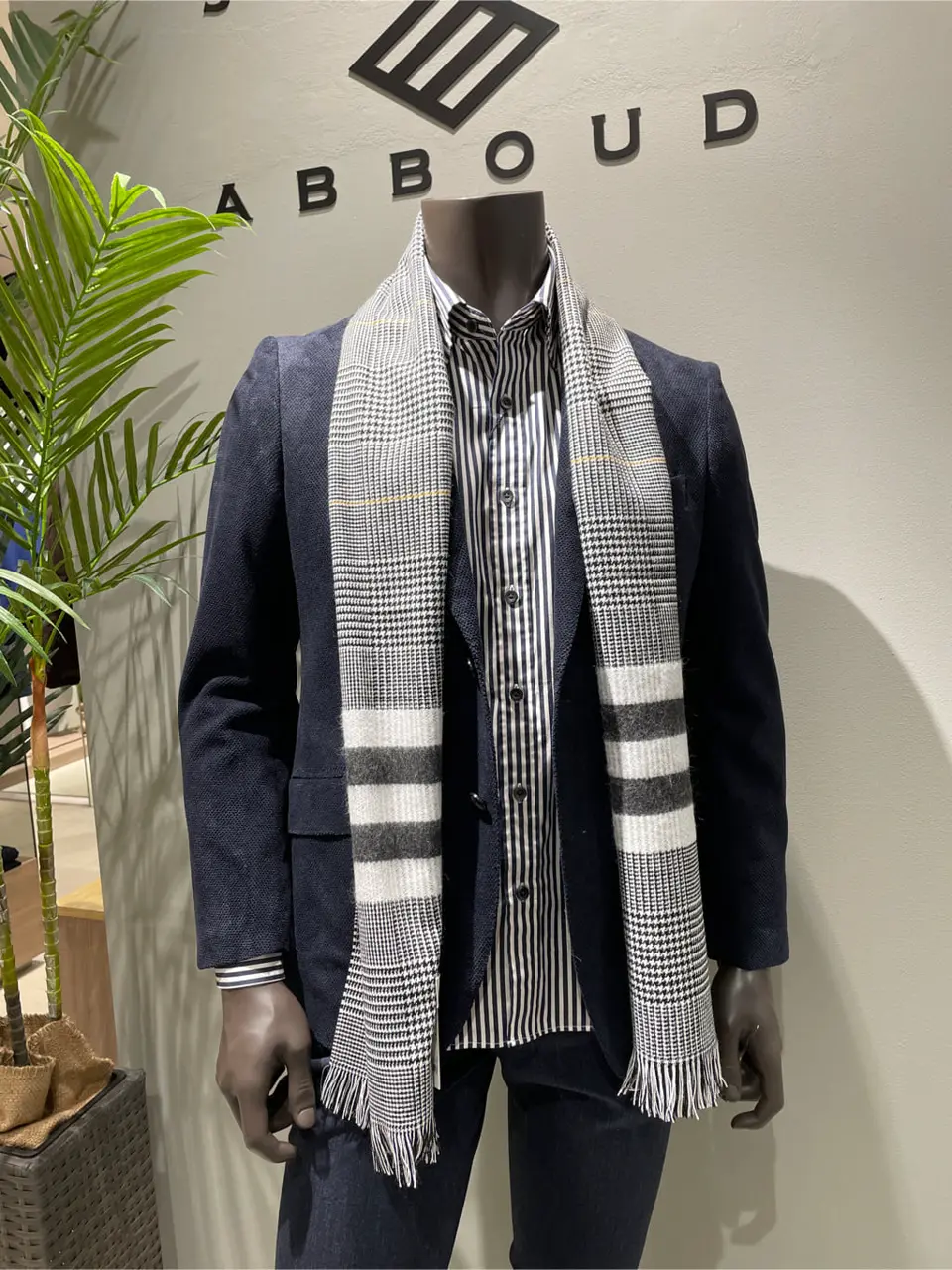 JOSEPH ABBOUD 伊津野 コーディネート画像