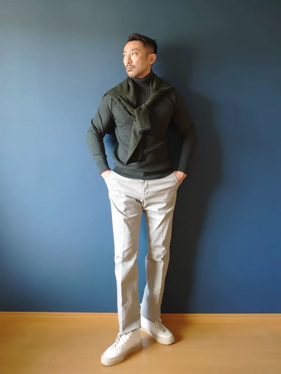 JOSEPH ABBOUD 安東 コーディネート画像