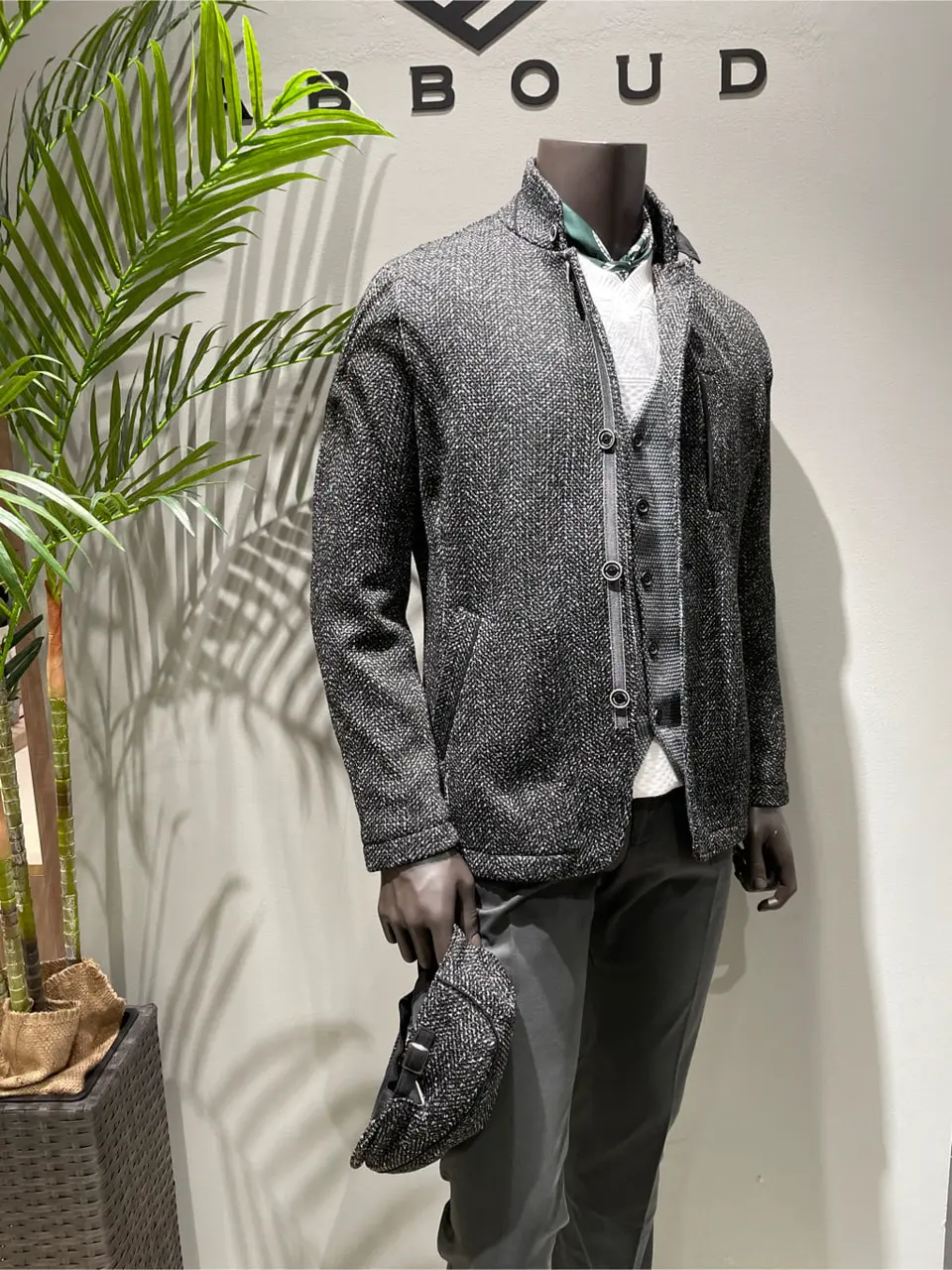 JOSEPH ABBOUD 伊津野 コーディネート画像