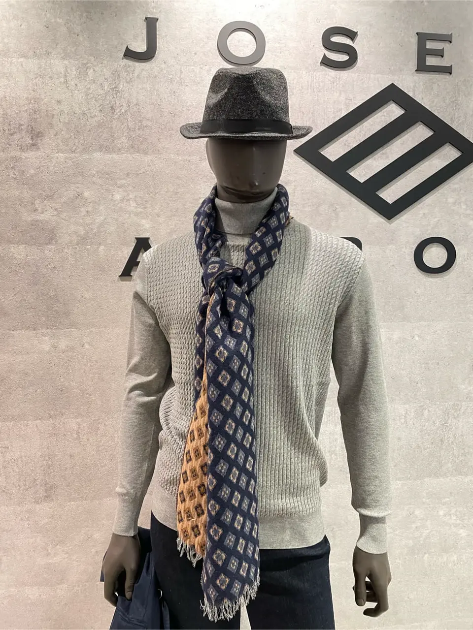 JOSEPH ABBOUD 東　 コーディネート画像