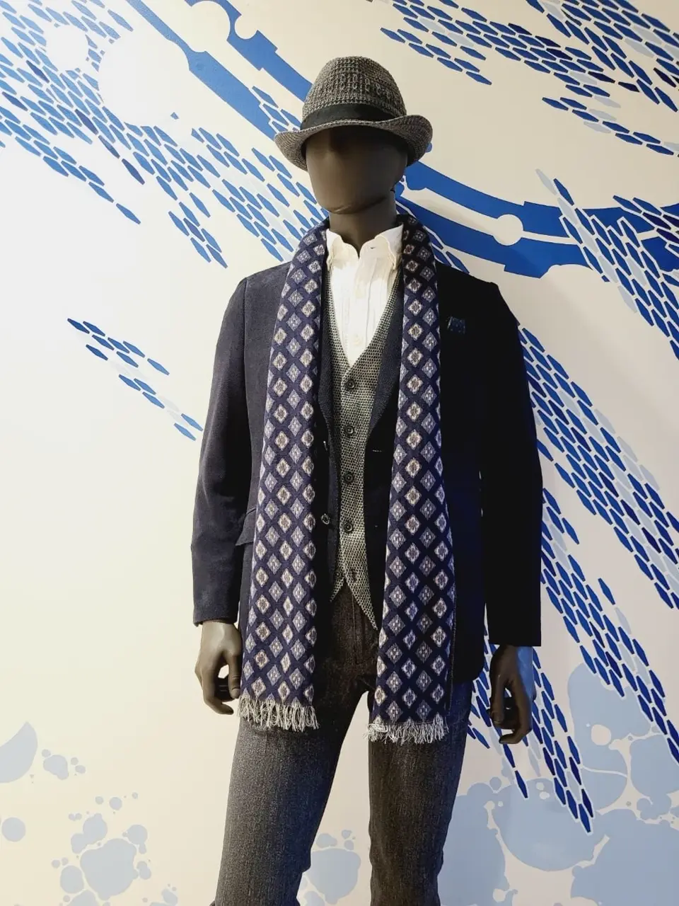 JOSEPH ABBOUD 亀井 コーディネート画像