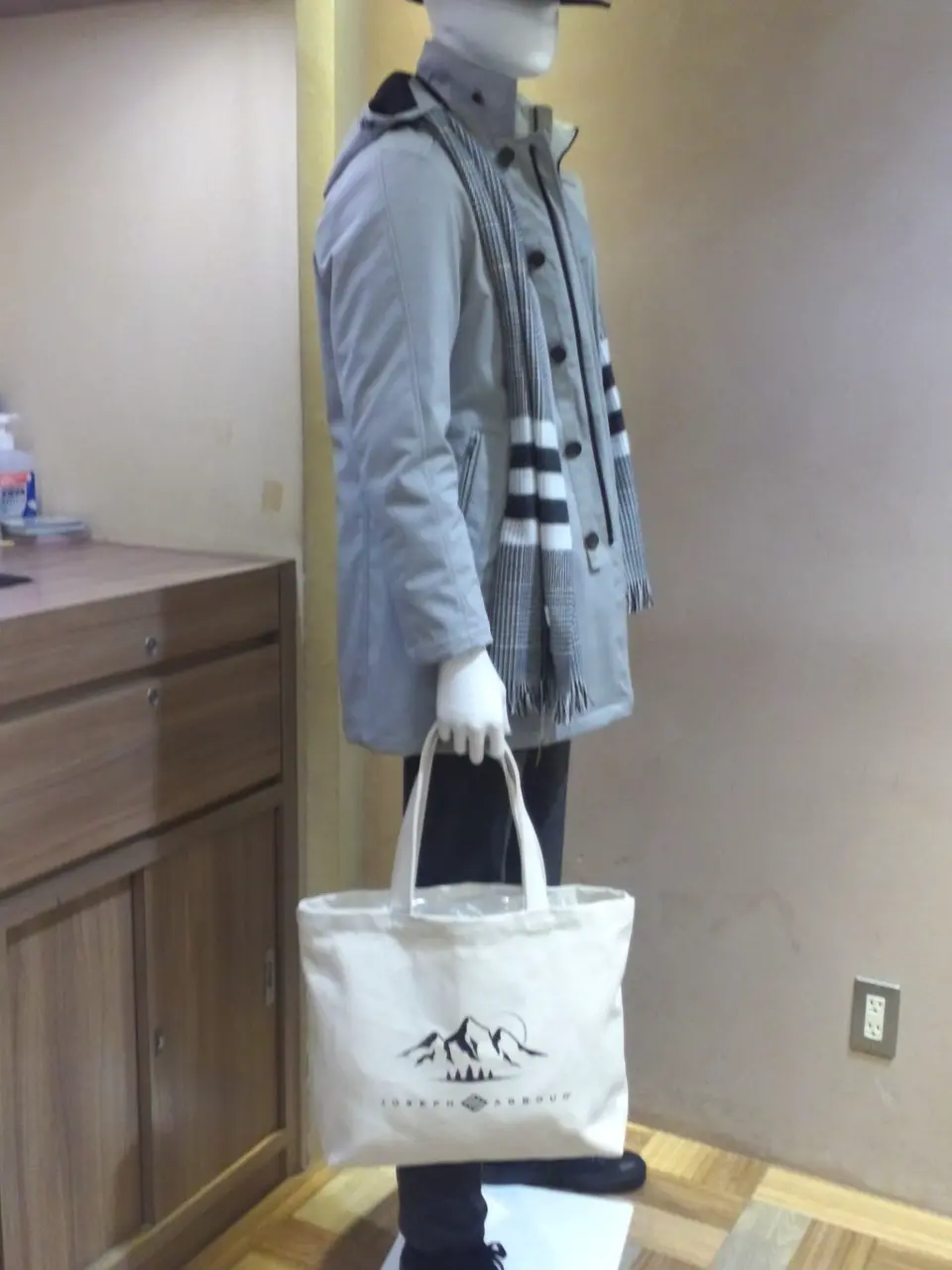 JOSEPH ABBOUD 小城 コーディネート画像