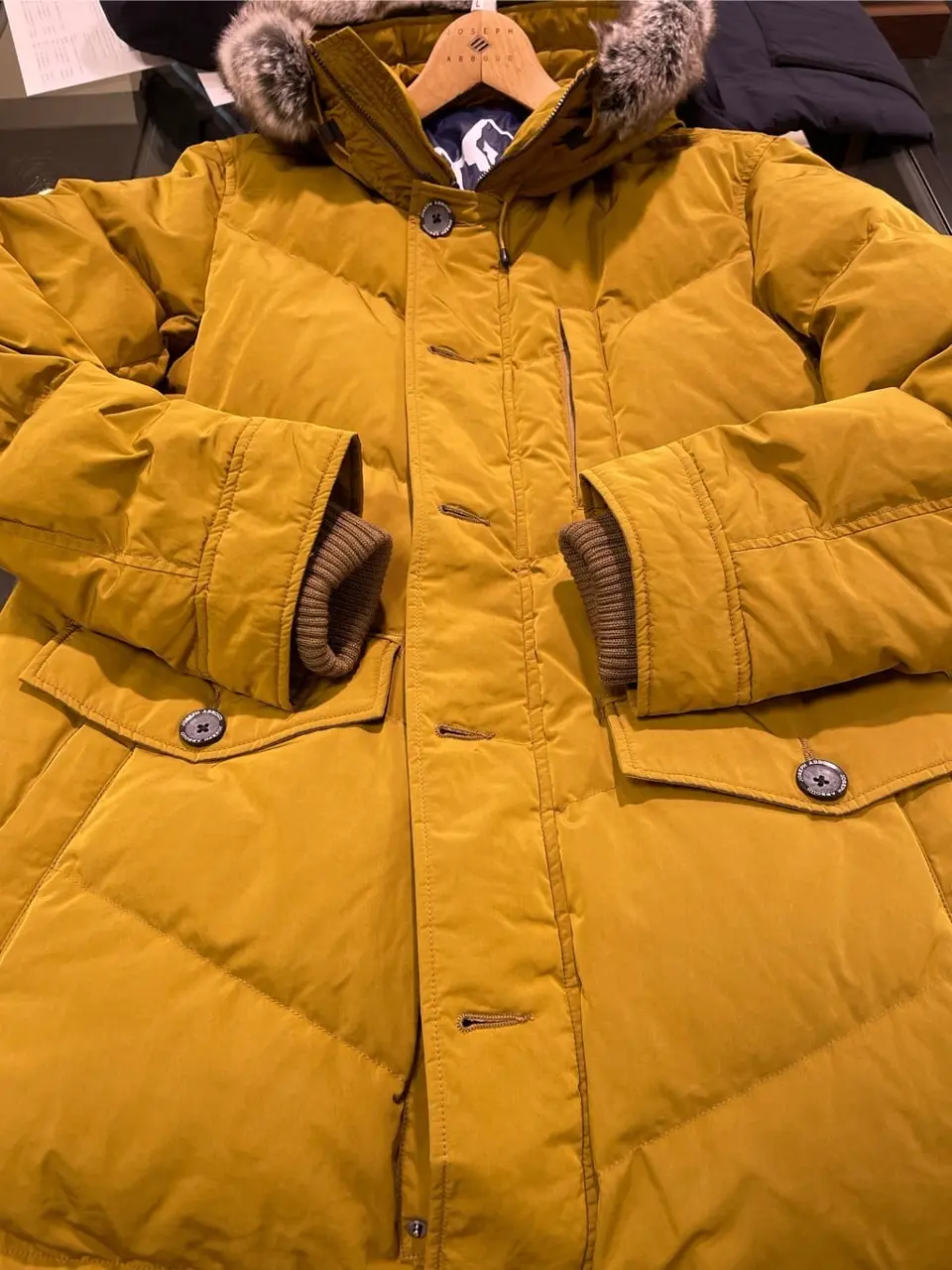 JOSEPH ABBOUD 辰見 コーディネート画像