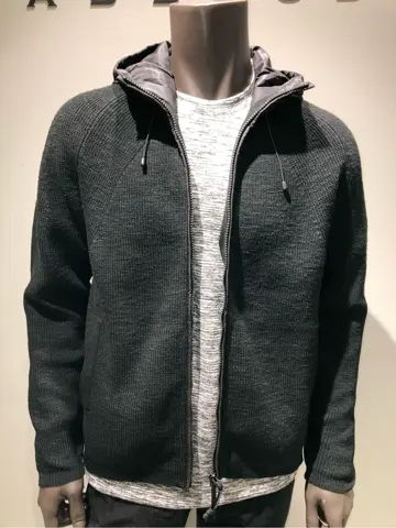 JOSEPH ABBOUD 川田 コーディネート画像