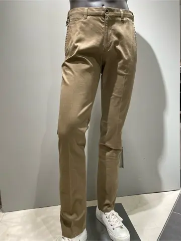 JOSEPH ABBOUD 伊津野 コーディネート画像