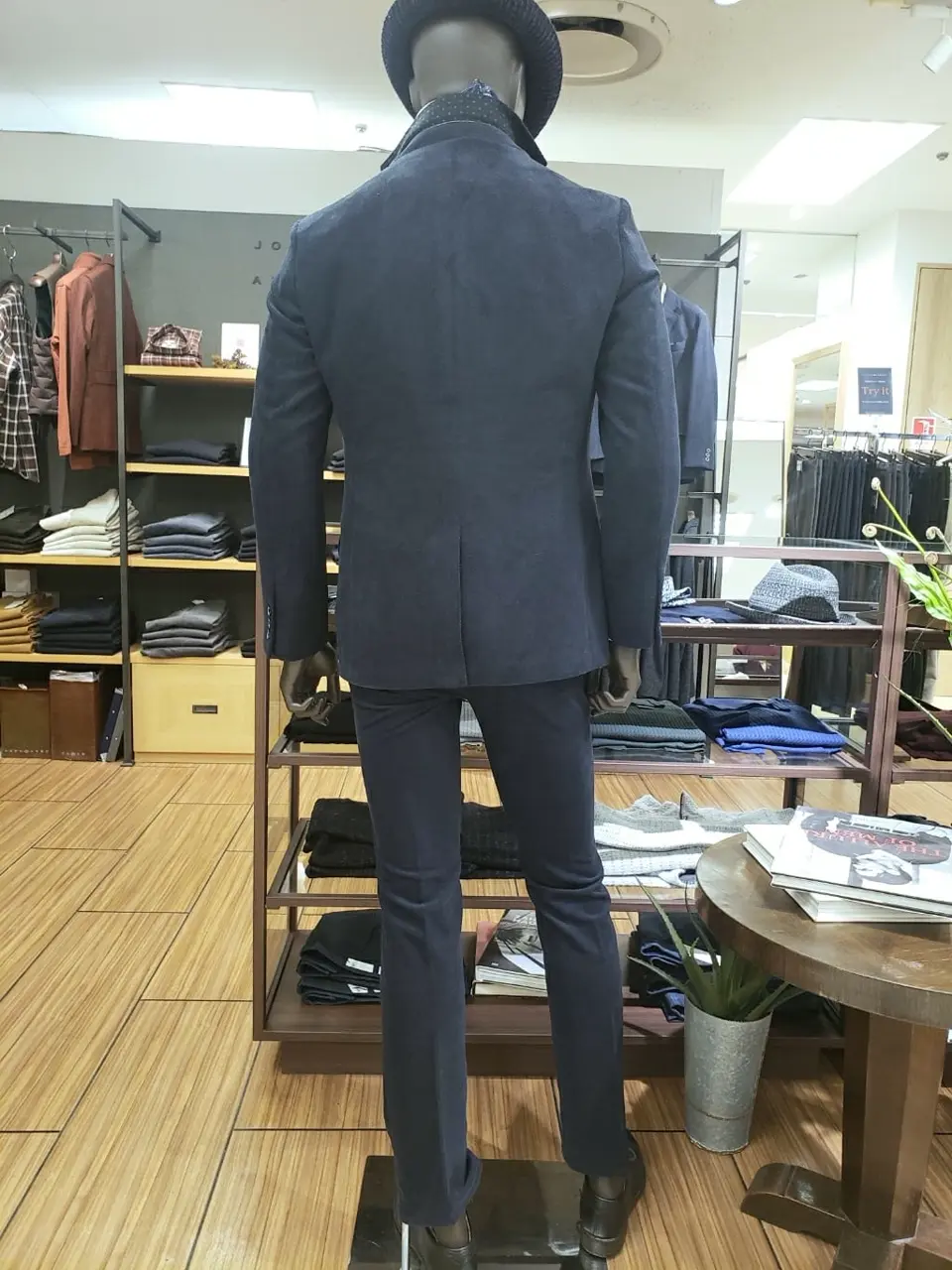 JOSEPH ABBOUD 中西 コーディネート画像