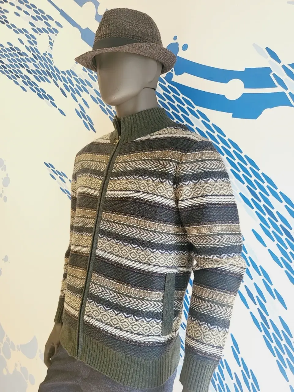 JOSEPH ABBOUD 亀井 コーディネート画像