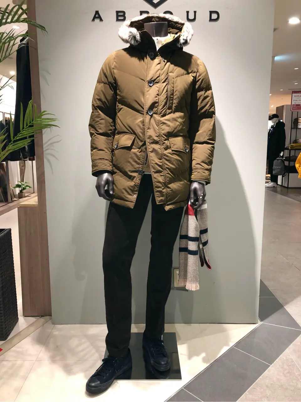 JOSEPH ABBOUD 川田 コーディネート画像