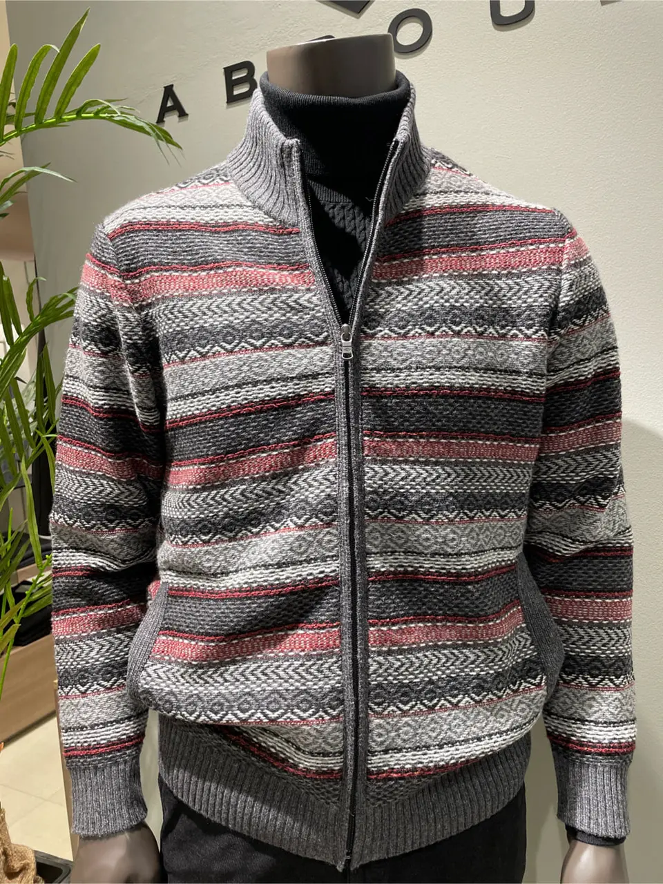 JOSEPH ABBOUD 伊津野 コーディネート画像