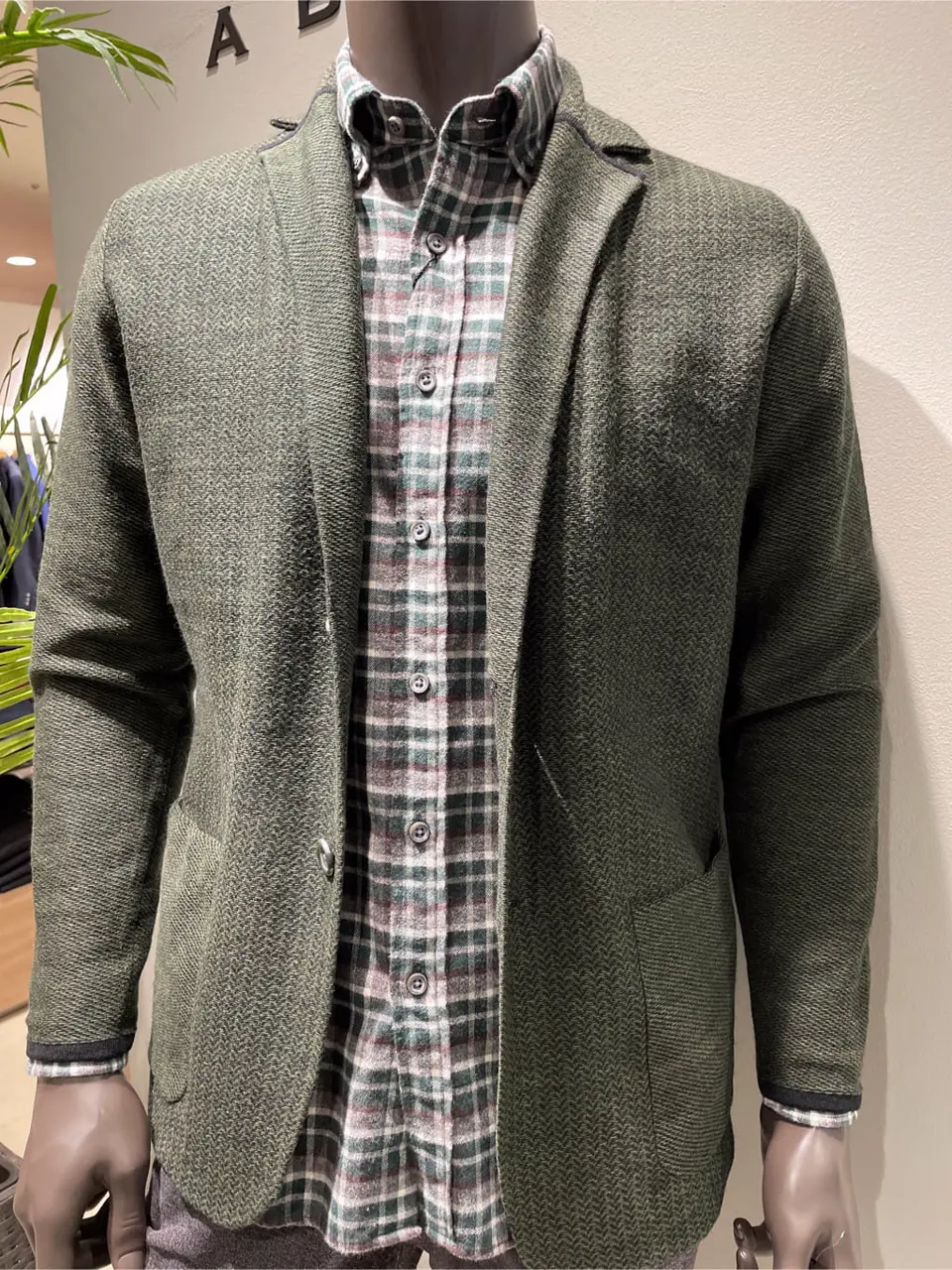 JOSEPH ABBOUD 伊津野 コーディネート画像