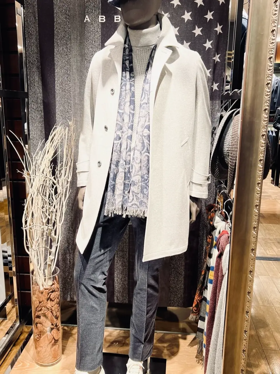 JOSEPH ABBOUD 新林 コーディネート画像