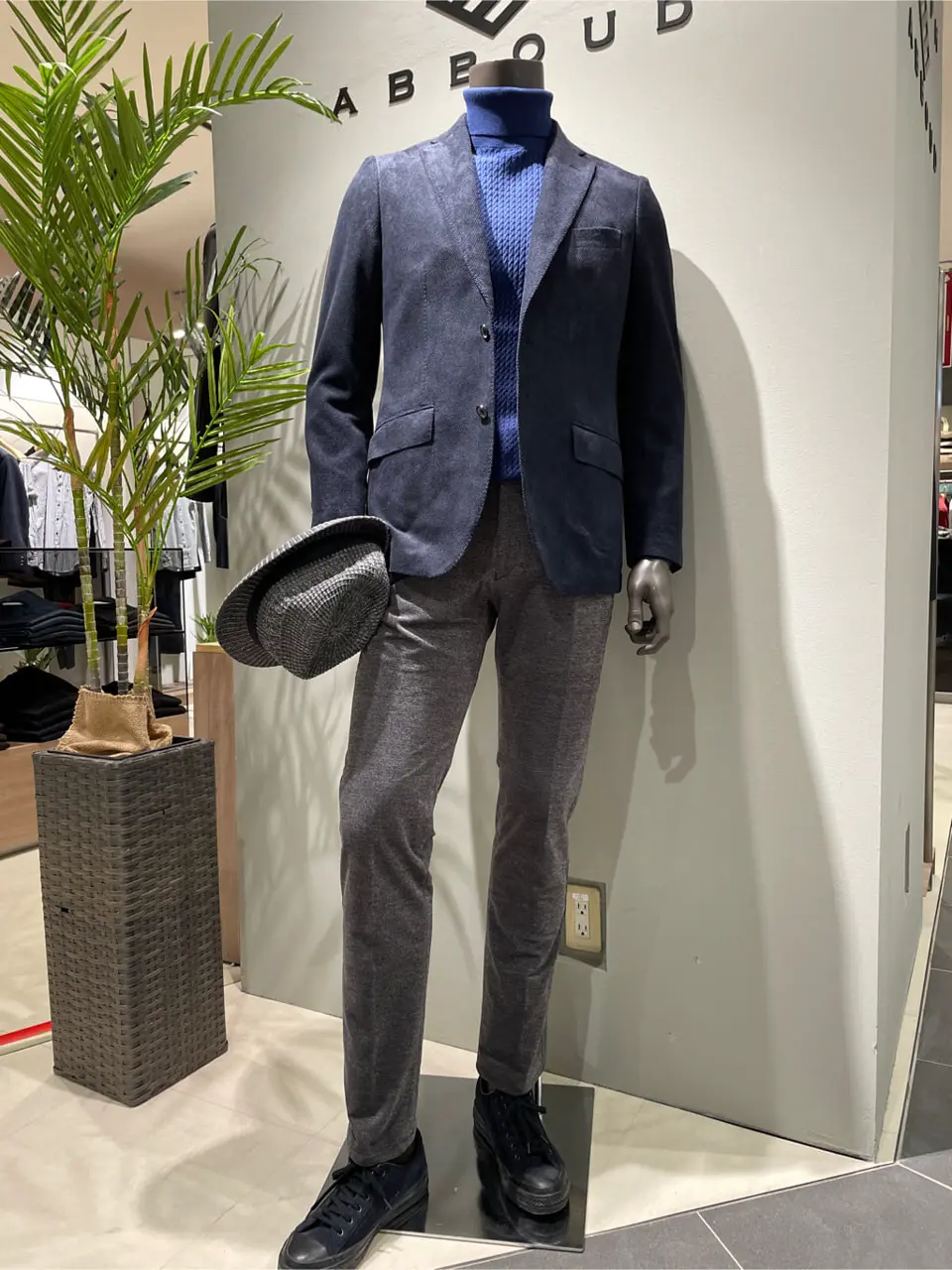 JOSEPH ABBOUD 伊津野 コーディネート画像