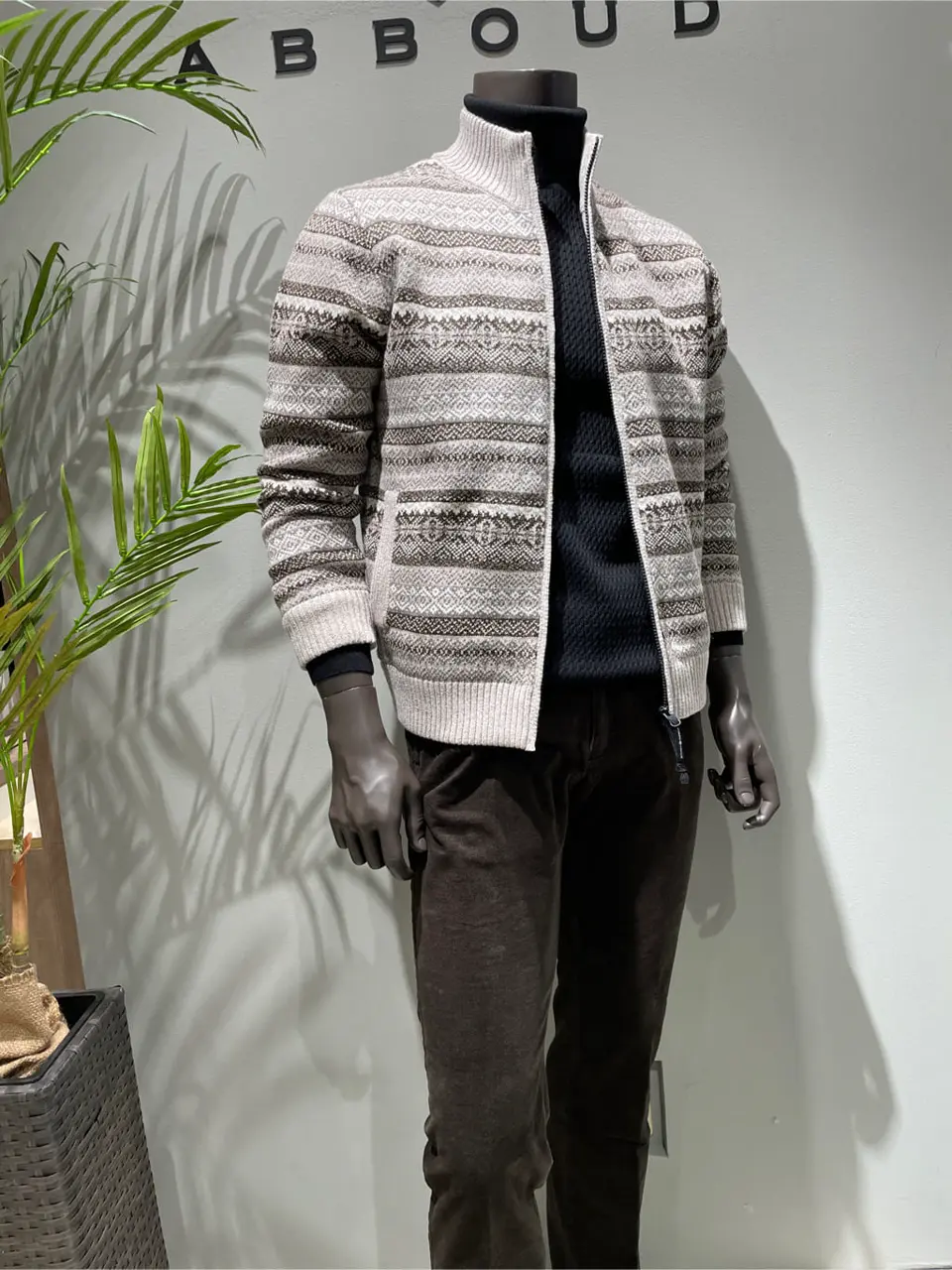 JOSEPH ABBOUD 伊津野 コーディネート画像