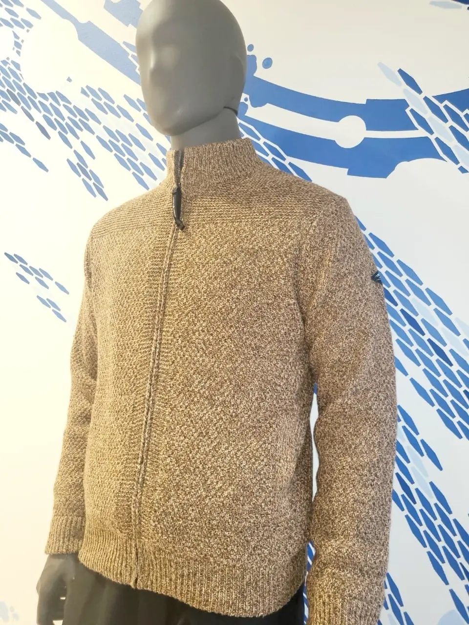 JOSEPH ABBOUD 亀井 コーディネート画像