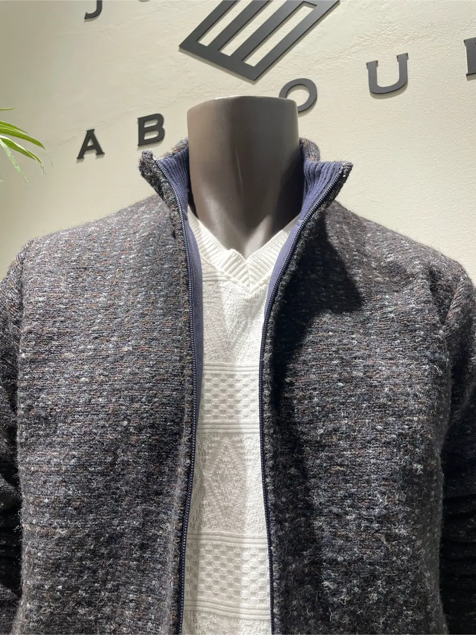 JOSEPH ABBOUD 伊津野 コーディネート画像