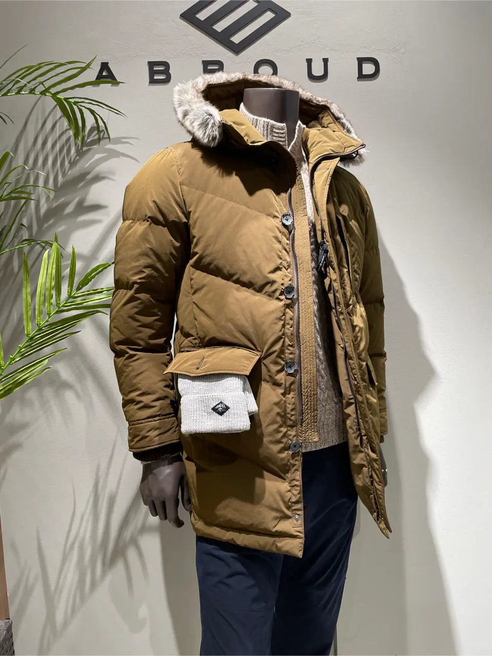 JOSEPH ABBOUD 伊津野 コーディネート画像