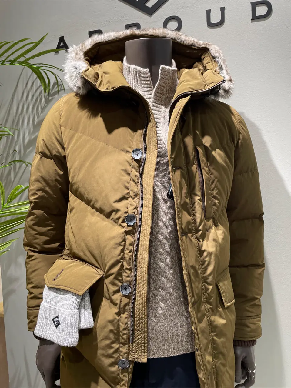 JOSEPH ABBOUD 伊津野 コーディネート画像