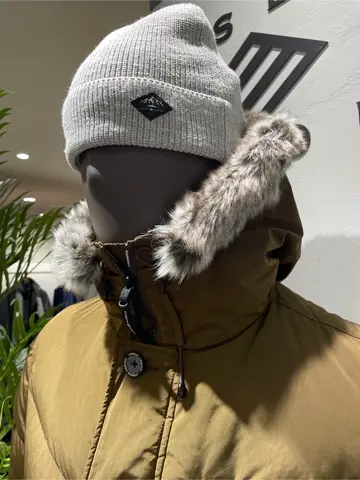 JOSEPH ABBOUD 伊津野 コーディネート画像