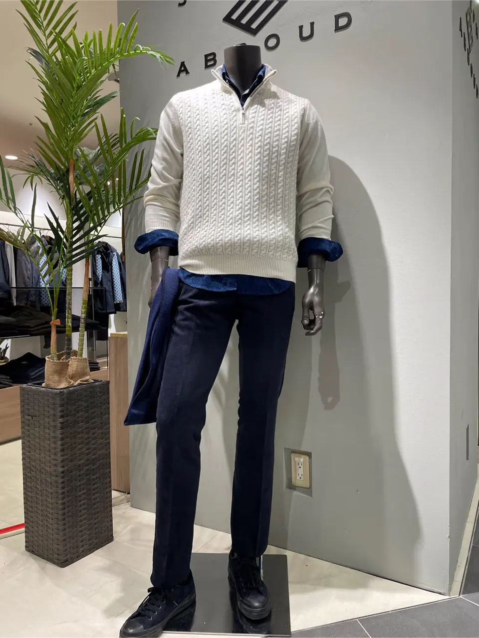 JOSEPH ABBOUD 伊津野 コーディネート画像