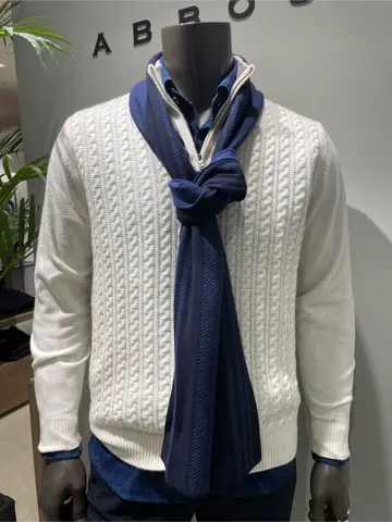 JOSEPH ABBOUD 伊津野 コーディネート画像