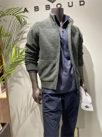 JOSEPH ABBOUD 伊津野 コーディネート画像